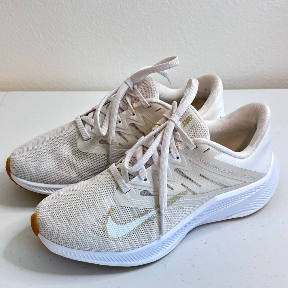 Nike Quest 3 Women's size 6 Platinum Tint Metallic Gold Star
